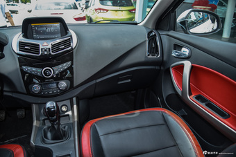 2015款海马S5 1.5T手动智能豪华型运动版