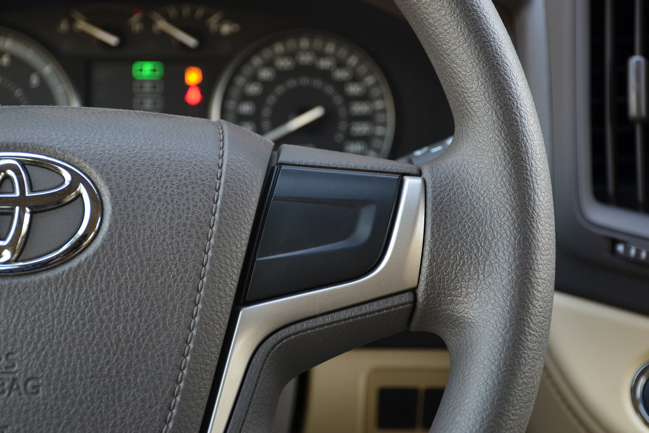 2016款兰德酷路泽4.0L自动V6中东低配版