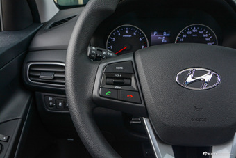 2017款悦动1.6L自动悦值版GLS