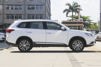 2018款欧蓝德2.4L自动四驱豪华版7座