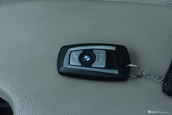 2017款宝马3系2.0T自动豪华设计套装320Li