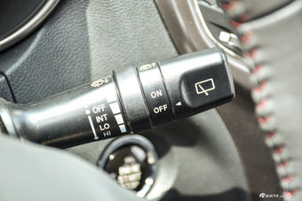 2016款长安CS75 1.8T自动尊贵型国5