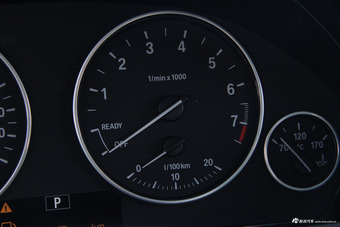 2017款宝马3系GT 2.0L自动320i时尚型