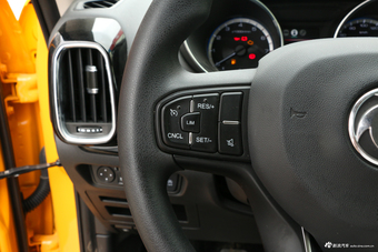 2018款风神AX4 1.6L手动潮尚型天窗版