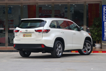 2017款汉兰达2.0T自动四驱至尊版7座