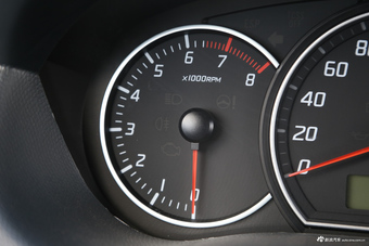 2013款雨燕1.5L自动20周年限量版