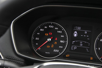 2018款荣威RX3 1.3T自动互联网智享版