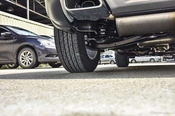 2016款自由光2.4L自动专业版+智能包 流沙金