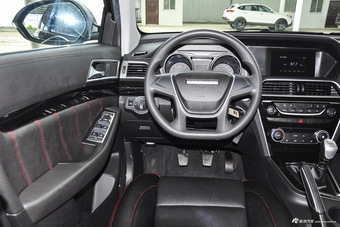 2015款猎豹CS10 2.0T手动卓越版 纽约黑