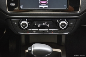 2017款观致3三厢1.6L自动致悦型