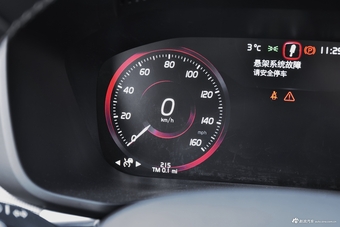 2018款沃尔沃XC60新能源2.0T自动T8 E驱混动智尊豪华版