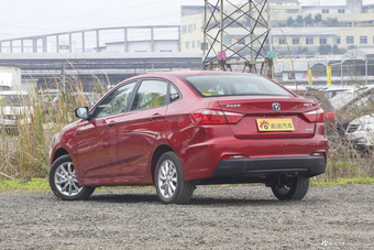 2016款悦翔V7 1.6L自动乐动型国V