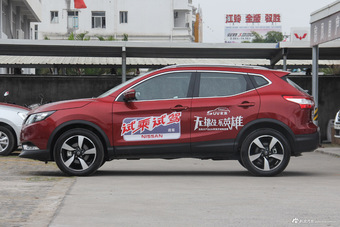 	2017款逍客2.0L自动旗舰版