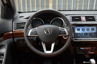 2016款北汽威旺S50 1.5T CVT欢动尊贵型