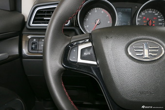 2017款骏派D60 1.8L自动豪华天窗版