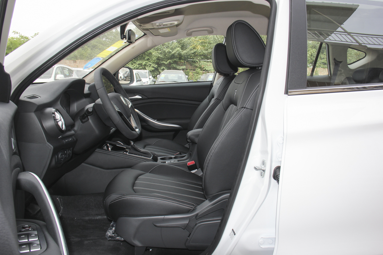 2019款比亚迪宋1.5TI自动智联越动型