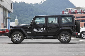 2015款牧马人3.0L自动四门舒享版Sahara