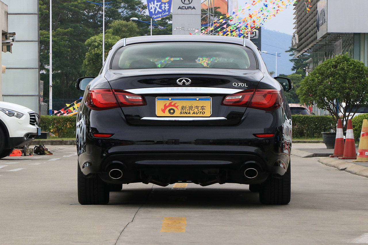 2017款英菲尼迪Q70L 2.5L自动豪华版