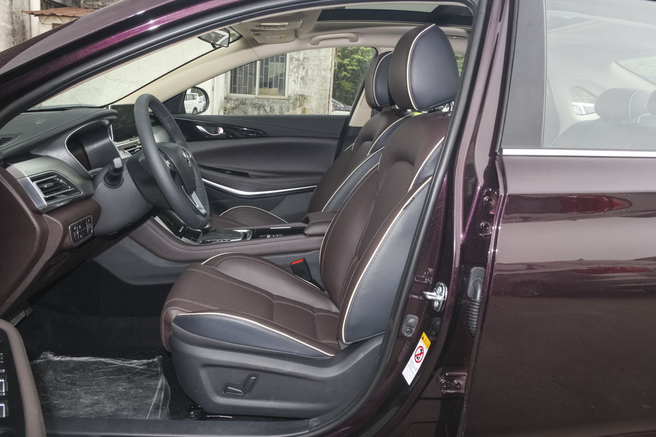 2018款睿骋CC1.5T自动智雅型