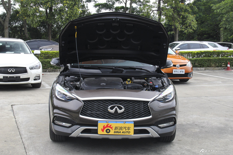 2017款英菲尼迪QX30 1.6T自动两驱运动版