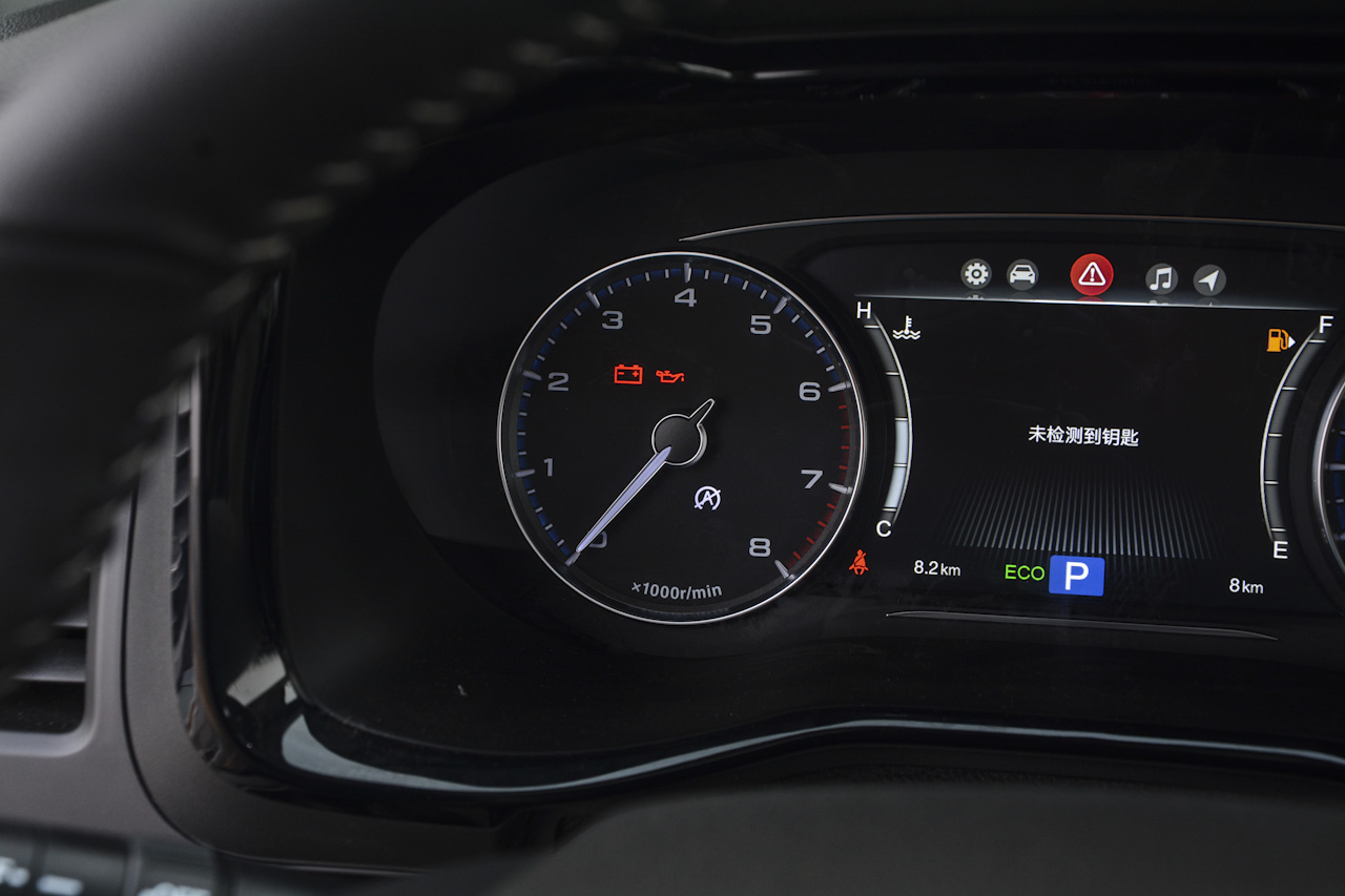 2018款传祺GM8自动320T尊贵版