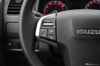 2018款铃拓2.5T手动四驱豪华款JE4D25Q5A