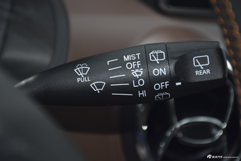 2016款昌河Q25 1.5L手动乐惠版 炫酷白