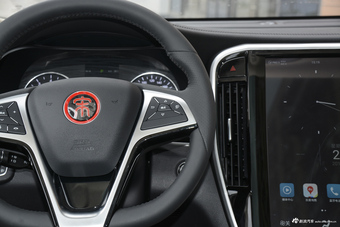 2018款比亚迪宋MAX 1.5T自动智联精英型6座