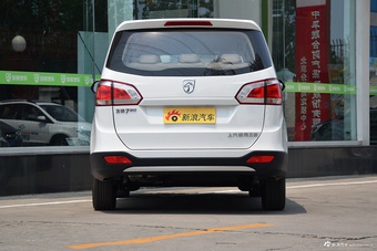 2016款宝骏730 1.5L手动超值版 7座