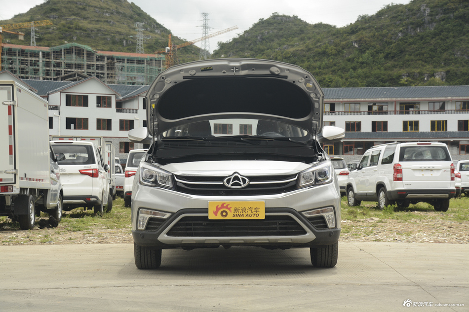 2017款长安欧尚A800 1.6L手动舒适型