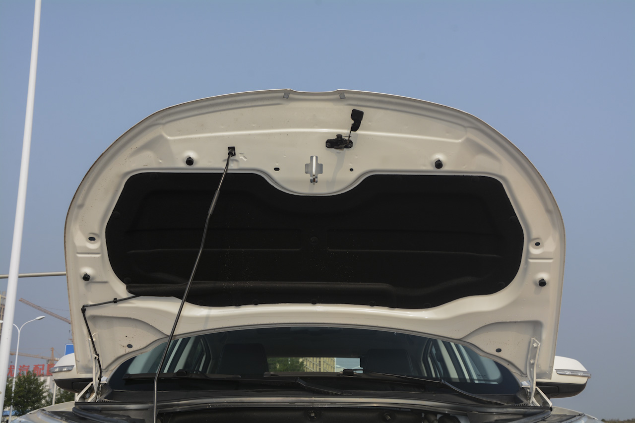 2016款驭胜S330 1.5T自动两驱旗舰版