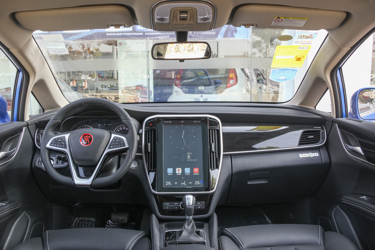 2017款比亚迪宋MAX 1.5T自动互联尊贵型 