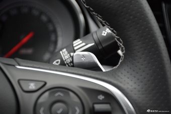 2018款君威GS 2.0T自动穿越火线联名限量版28T