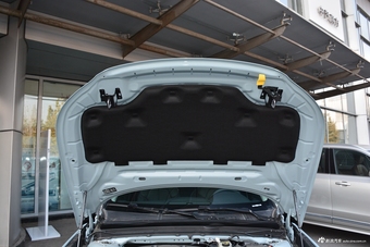 2019款沃尔沃XC40 2.0T四驱子夜亚马逊蓝T4