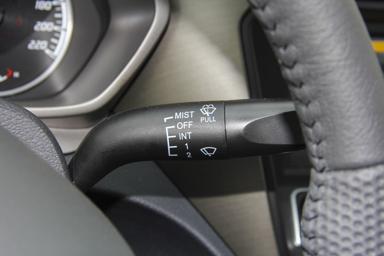 2016款海马M3 1.5L手动智能舒适型