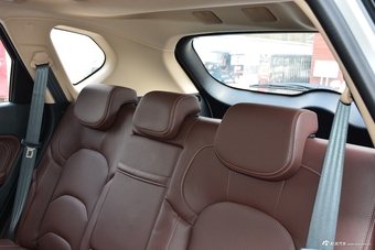 2017款宝骏560 1.5T DCT旗舰型