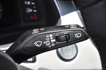 2016款奥迪Q7 3.0T自动45TFS S-Line运动型