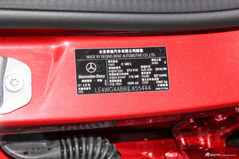  2018款奔驰C级C180L 1.6T自动时尚型运动版