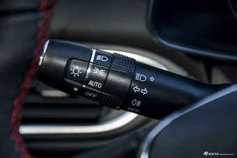 2017款艾瑞泽5 SPORT 1.5T自动尊贵版