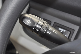 2013款奥拓1.0L自动豪华型