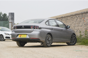 2018款标致308 1.6L手动时尚版