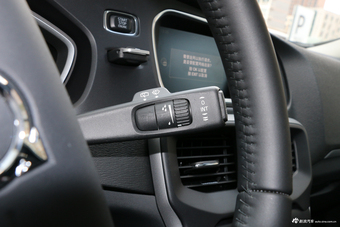 2018款沃尔沃V40 1.5T自动T3 智尚版