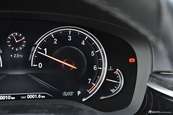 2018款宝马5系改款2.0T自动530Li领先型M运动套装