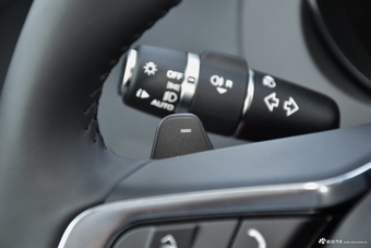 2017款捷豹XE R-SPORT 2.0T自动i4 Ti (200PS)