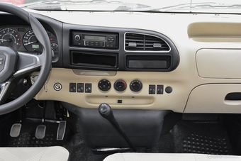 2017款特顺2.4L手动商务型短轴中顶11/12座4G69S4N