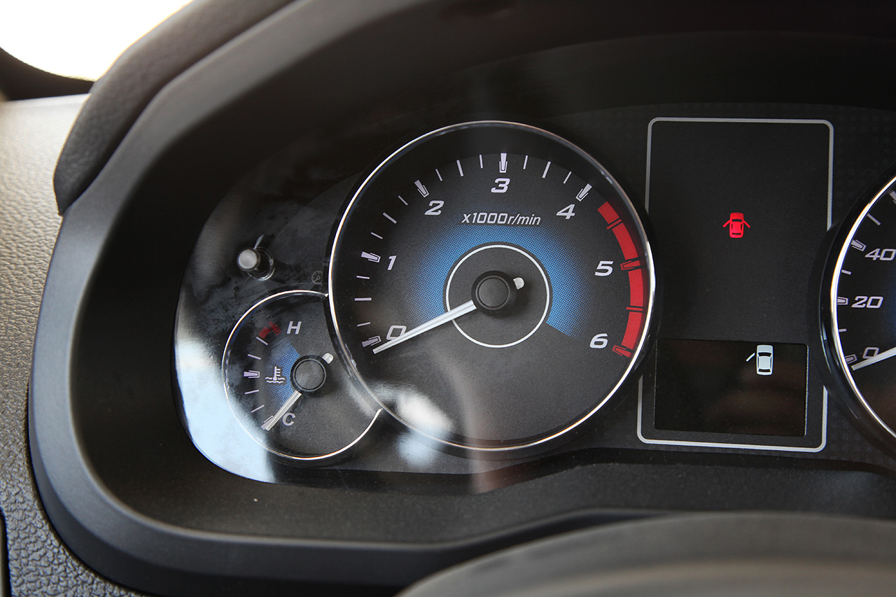 2017款小老虎2.8T手动柴油国V标准型中双排CA4D28C5-1B