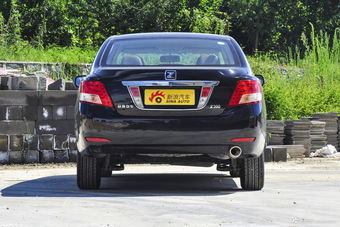 2014款众泰Z300 1.5L手动豪华型