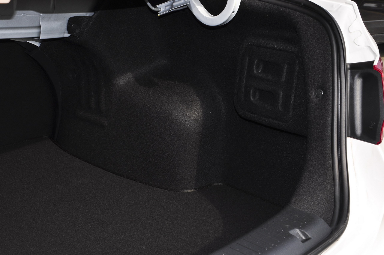 2017款海马福美来1.6L手动舒适型