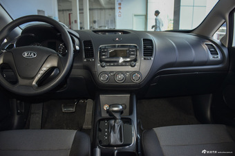 2016款起亚K3 1.6L自动GL 透明白