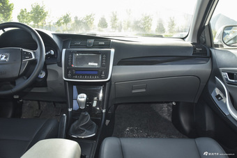 2014款 众泰Z300 新视界 1.5L 手动尊贵型